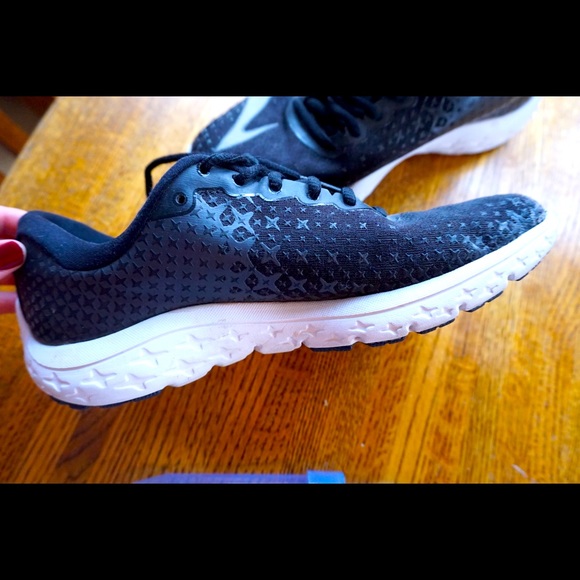 Brooks running shoes - Picture 1 of 5